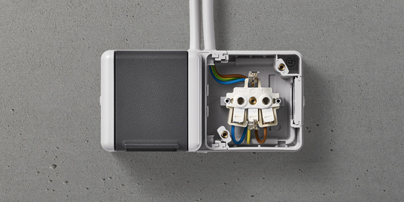 Doppelsteckdose mit Trennsteg bei Elektro Schaefer GmbH in Bingen